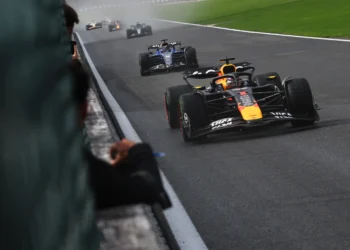 Verstappen Commits to Red Bull Until 2027: Contract Clause Inactive, Future Plans Revealed!