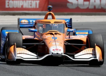 Scott Dixon Clinches Thrilling Late-Race Victory Over Alex Palou at Mid Ohio