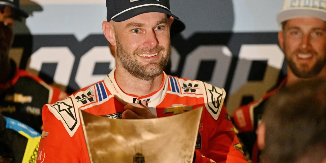Shane van Gisbergen Dominates Chicago Street Race as Mayor Evades Future Questions