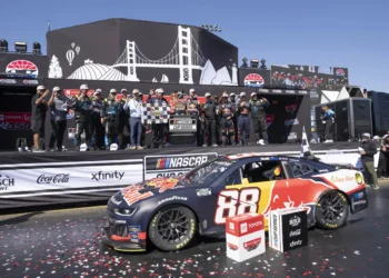 Unprecedented NASCAR Domination: Shane van Gisbergen Matches Jeff Gordon’s Historic Feat at Sonoma