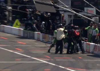 VIDEO – Pit Road Pandemonium: Gibbs and Keselowski Crews Clash at Sonoma