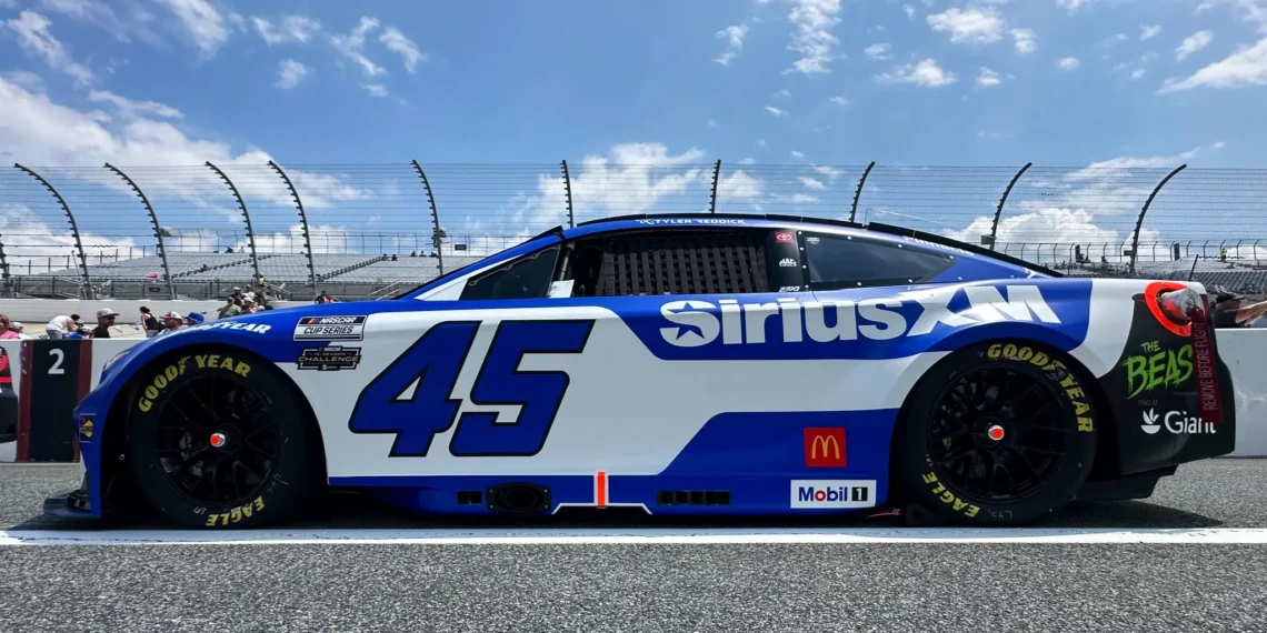 Tyler Reddick’s Heart-Rending Journey at Dover: Battling Setbacks in Uncharted NASCAR Challenge