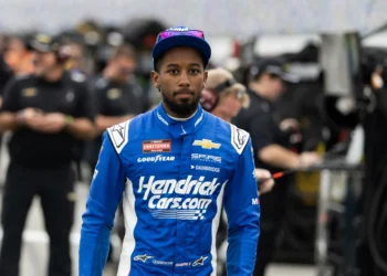 NASCAR Rising Star’s Victory Turns Bloody: Trophy Mishap Reveals Grueling Price of Success