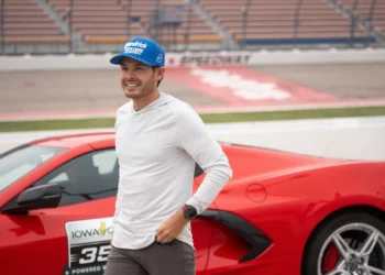 NASCAR Legend Exposes Modern Drivers’ Fatal Flaw – Is Kyle Larson’s Reign at Risk?