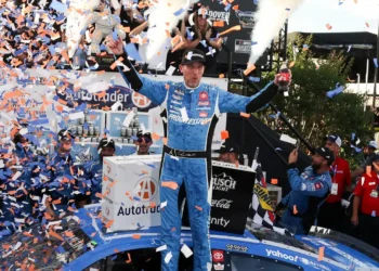 NASCAR Legends Unleash Fiery Opinions on Denny Hamlin’s Epic Dover Victory