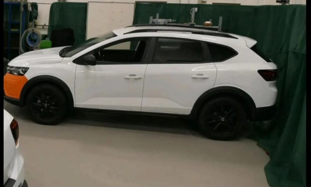 Dacia está a trabalhar num SUV coupé que vai chegar ao mercado em 2026