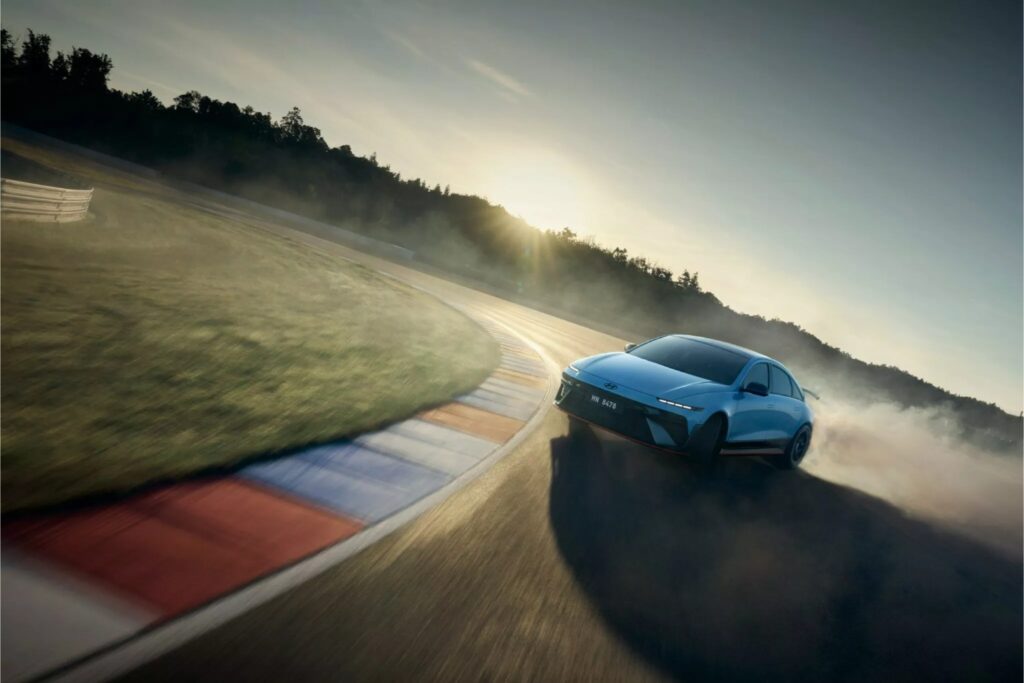 Hyundai Ioniq 6 N revelado com 641 cv e modo drift