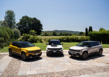 Jeep Avenger chega às 200 mil encomendas e expande gama com versão 4xe
