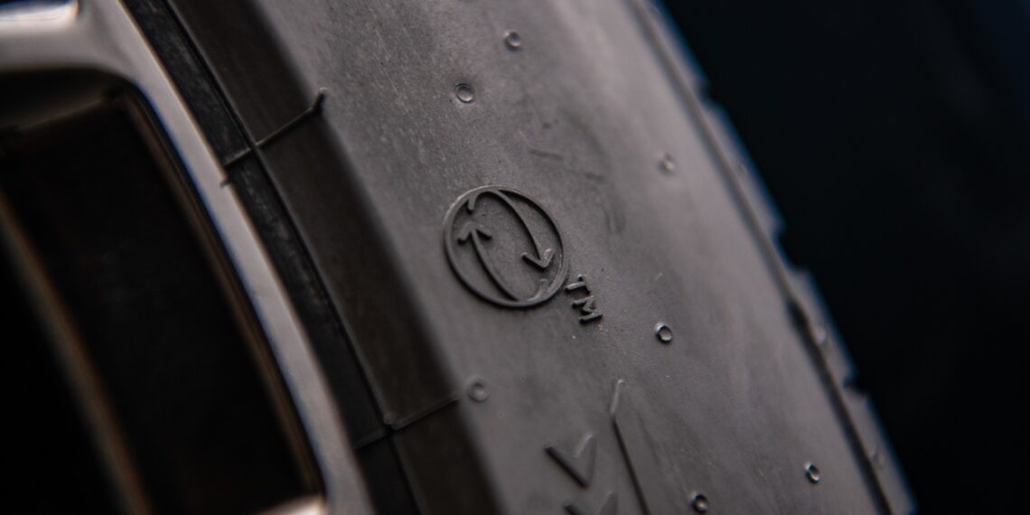 Pirelli lança primeiro pneu produzido com mais de 70% de materiais reciclados