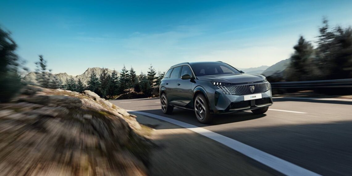 Peugeot abre encomendas e anuncia preços do E-3008 e E-5008 Dual Motor