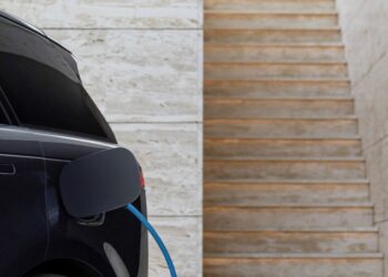 Jaguar Land Rover pretende reduzir custos de carregamento de veículos elétricos