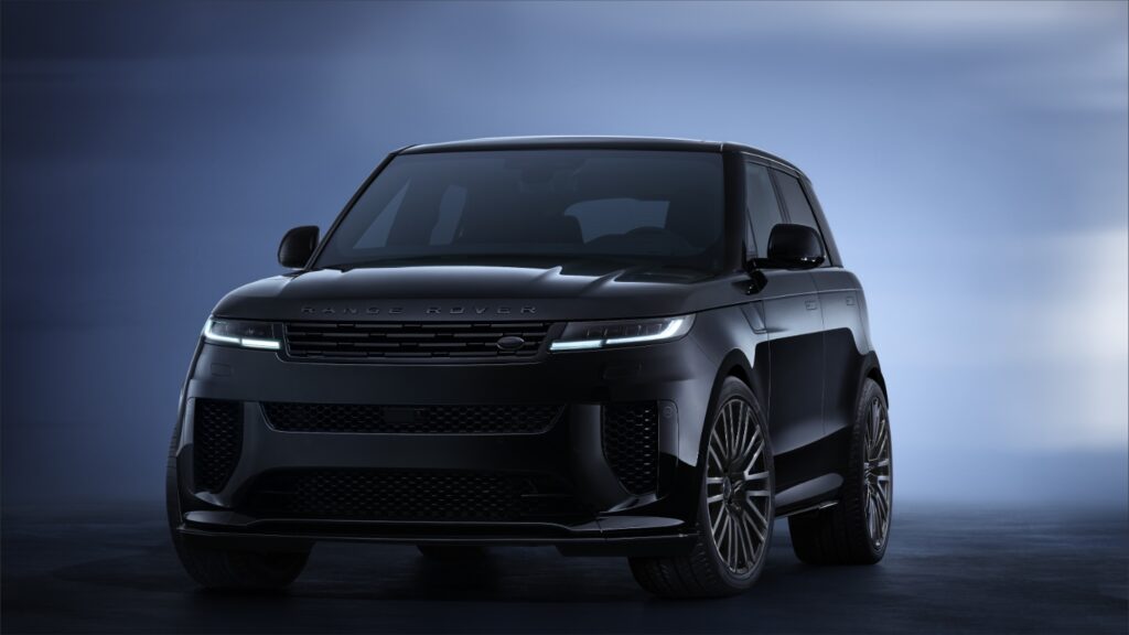 Range Rover Sport SV mergulha no lado negro da Land Rover