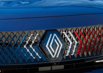 Renault Rafale 4×4 é a nova viatura oficial do presidente Emmanuel Macron