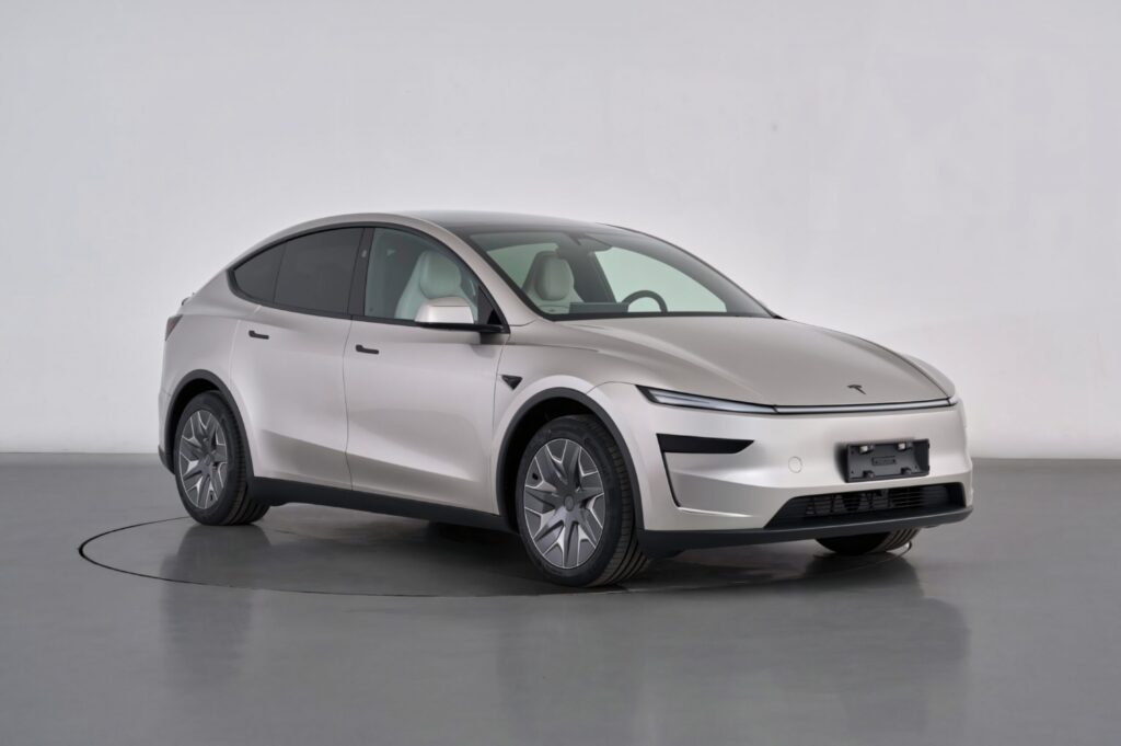Model Y vai ganhar versão de seis lugares
