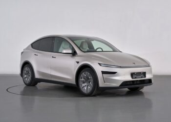 Model Y vai ganhar versão de seis lugares