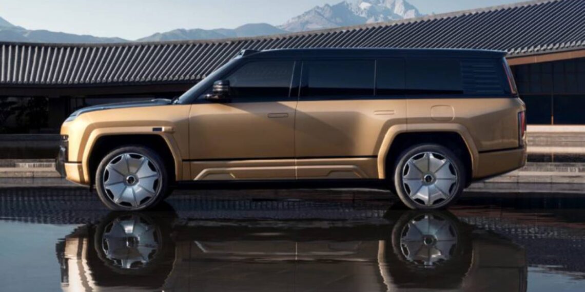 Yangwang U8L Dingshi Edition chega ao mercado chinês esta semana