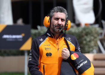 McLaren’s Bold Revolution: How Avoiding a ‘Dictator’ Transformed Their F1 Success!