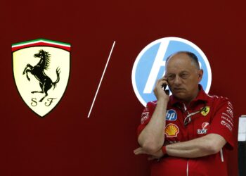 Lewis Hamilton’s Ferrari Saga: Boss Reveals Brutal Truth Behind F1 Champion’s Struggles