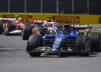 Williams F1 Revolution: Alex Albon Reveals Game-Changing Advantage with Carlos Sainz’s Arrival!