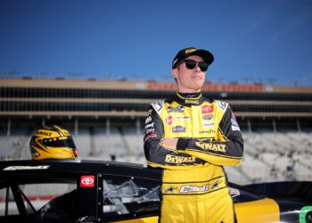 Christopher Bell’s Heartfelt Tribute to Injured Veteran Driver Stewart Friesen After Fiery Crash