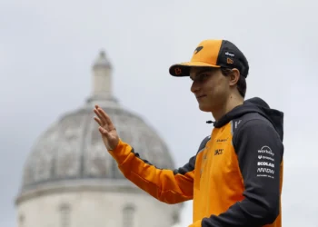 Oscar Piastri Poised to Claim F1 Championship Glory Over Lando Norris in Thrilling Showdown!