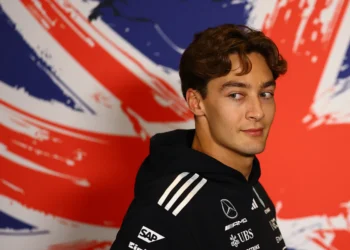 George Russell Shocks Fans: No Urgency for Mercedes Contract Talks Amid Verstappen Rumors!