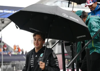 George Russell’s Shocking ‚Pay to Win‘ Statement Raises Eyebrows Amid Uncertain Mercedes Future