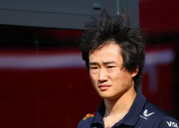 Yuki Tsunoda’s Epic Battle to Match Verstappen’s Dominance in Unequal F1 Machinery