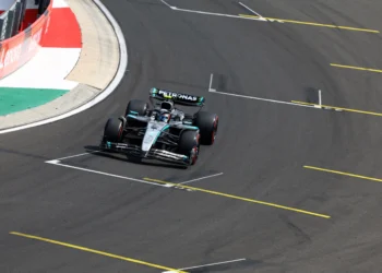 Mercedes Thrives in Bold New Era After Lewis Hamilton’s Shocking Departure!