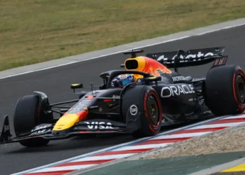 Red Bull’s Desperate Hunt for Speed: Max Verstappen and Yuki Tsunoda’s Car Crisis Unveiled