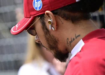 Hamilton’s Defiant Message: «We Must Keep Racing Through Adversity» as Season Resumes!