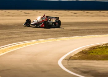 Honda’s IndyCar Future Hangs in the Balance: Will They Extend Their Thrilling Legacy?