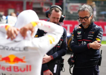 Marko Reveals Ferrari’s Mekies‘ Grueling 14-Hour Shifts – Red Bull’s New Era Unveiled