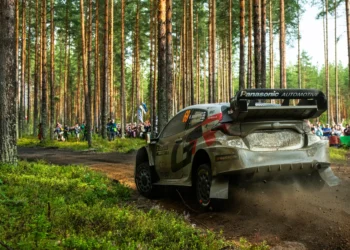 Kalle Rovanpera Overcomes Puncture Peril to Dominate WRC Rally Finland Morning Stages