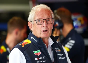 Helmut Marko Defends Red Bull’s Ruthless Driver Strategy: Is This Formula 1’s Toughest Decision-Maker?