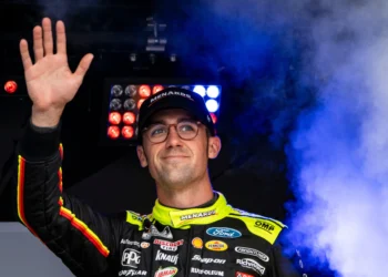 William Byron and Chase Elliott: The Intense Battle for NASCAR’s Regular Season Championship Heats Up!