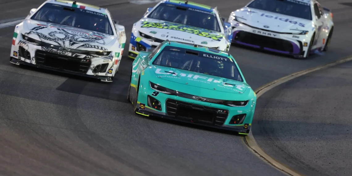 Chase Elliott’s Heartbreaking DNF: Pit Road Blunder Sparks Chaos and Shatters Playoff Dreams