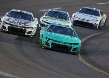 Chase Elliott’s Heartbreaking DNF: Pit Road Blunder Sparks Chaos and Shatters Playoff Dreams
