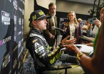 William Byron Leads Fearless 24 Team in Thrilling Chase for NASCAR Championship Glory!