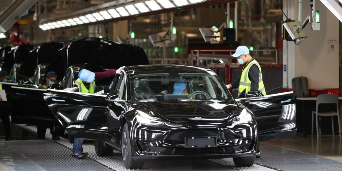 Entregas da fábrica da Tesla na China volta a cair em julho