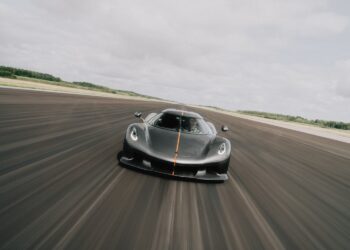 Koenigsegg Jesko Absolut é o superdesportivo mais rápido do mundo