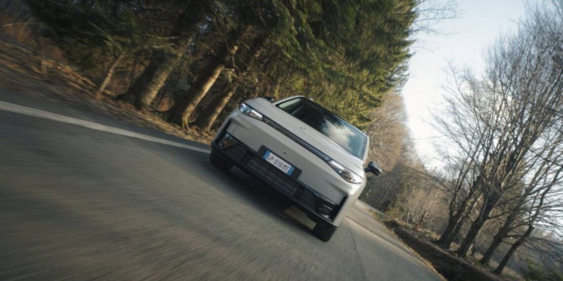 Leapmotor C10 ganha versão de tração integral com 585 cv