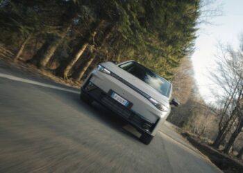 Leapmotor C10 ganha versão de tração integral com 585 cv