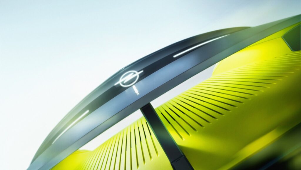 Opel mostra primeiras imagens do concept car que vai apresentar no Salão de Munique