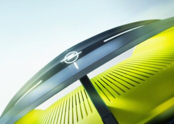 Opel mostra primeiras imagens do concept car que vai apresentar no Salão de Munique