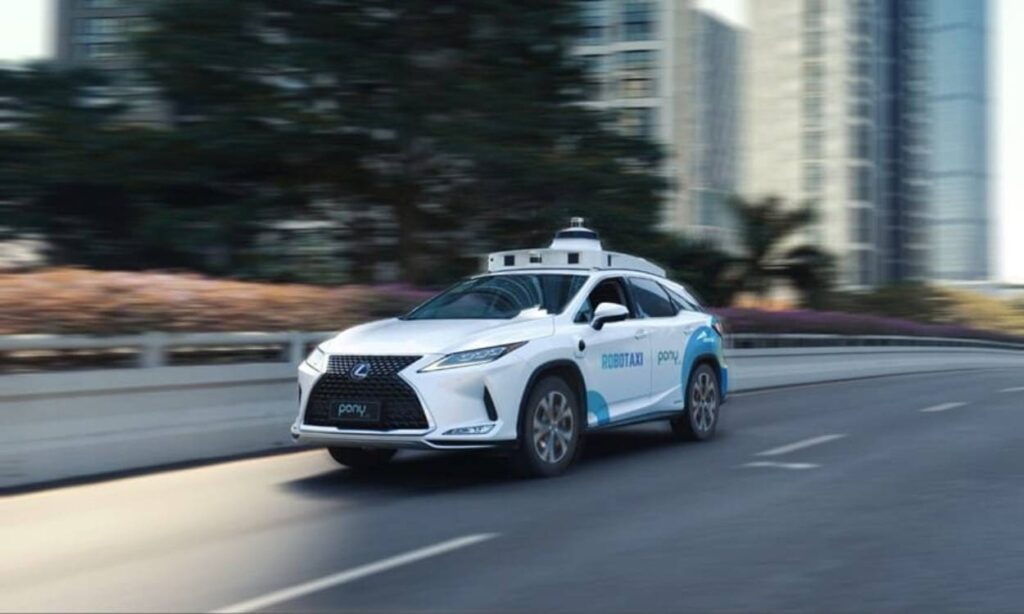 Nova marca de robotáxis testa nas estradas europeias