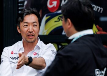 Haas Boss Ayao Komatsu Sets Sky-High Goals for Rookie Ollie Bearman: A Season of Transformation Awaits!