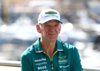 Aston Martin’s Bold Strategy: Adrian Newey Lures Red Bull’s Nick Roberts for F1 2026 Revolution!