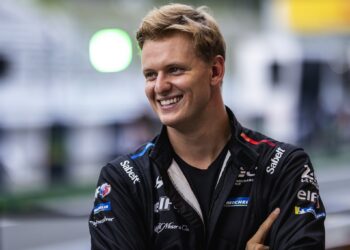 Schumacher Faces Crucial Crossroads: IndyCar Future or F1 Return?