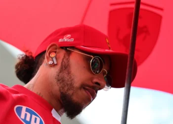 Lewis Hamilton’s ‚Spoiled Child‘ Attitude Sparks Outrage Amid F1 Struggles at Ferrari